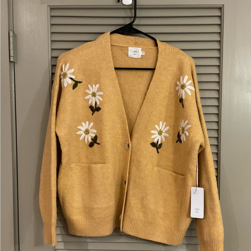 Luna Ivy NWT Yellow and Floral Women's Sweater